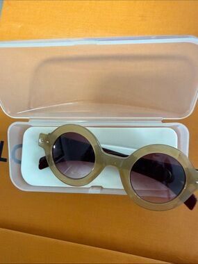 Round Retro Sunglasses in Beige with Brown Lenses
